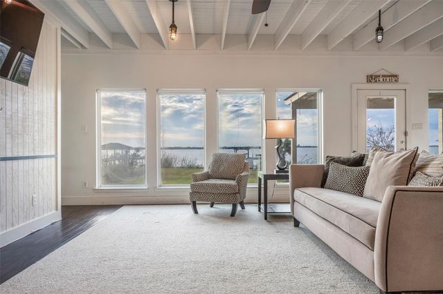 4001 29th Street N, Texas City, TX 77590