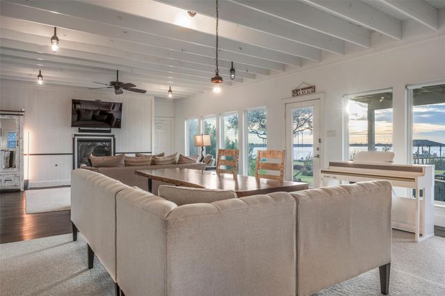 4001 29th Street N, Texas City, TX 77590