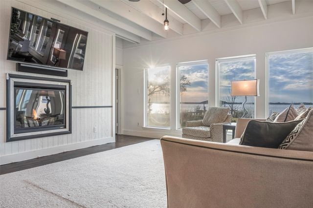 4001 29th Street N, Texas City, TX 77590