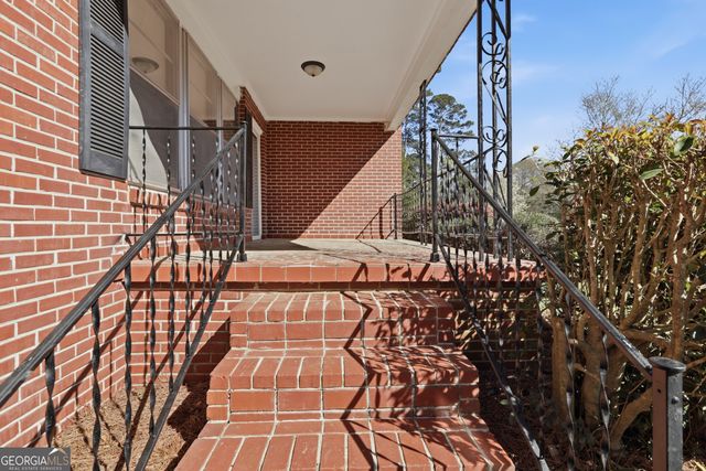 182 Lower Lovelace Road, West Point, GA 31833