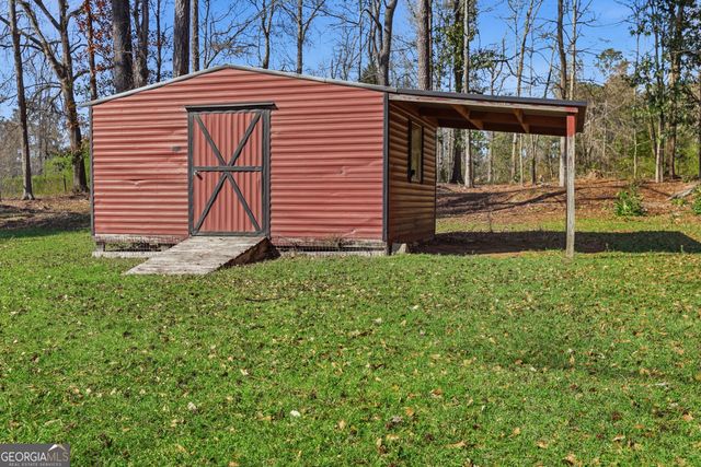 182 Lower Lovelace Road, West Point, GA 31833