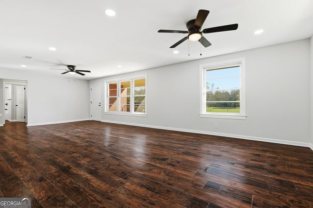 182 Lower Lovelace Road, West Point, GA 31833