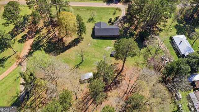 182 Lower Lovelace Road, West Point, GA 31833