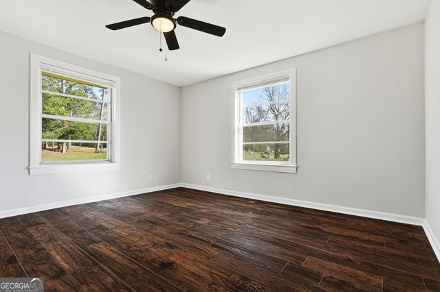 182 Lower Lovelace Road, West Point, GA 31833