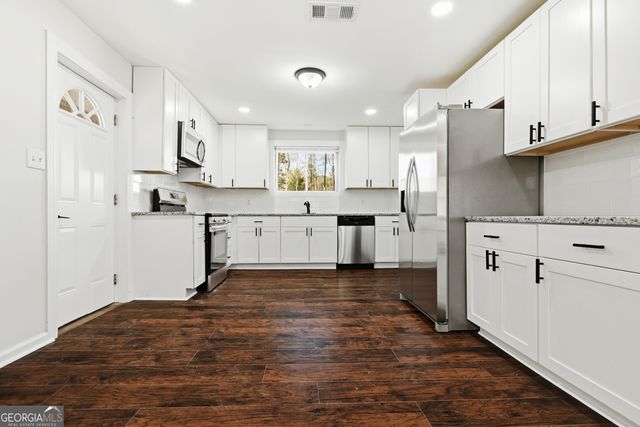 182 Lower Lovelace Road, West Point, GA 31833