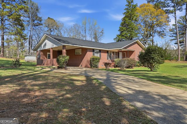182 Lower Lovelace Road, West Point, GA 31833