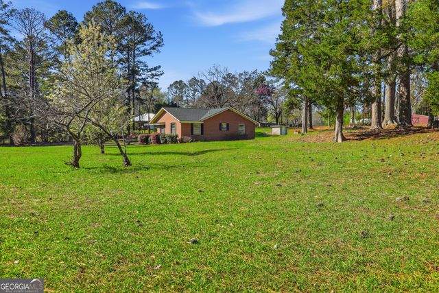 182 Lower Lovelace Road, West Point, GA 31833