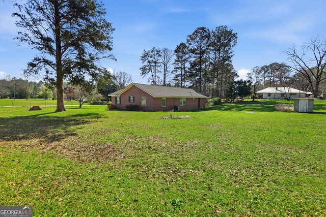 182 Lower Lovelace Road, West Point, GA 31833