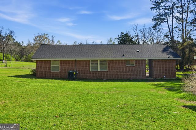 182 Lower Lovelace Road, West Point, GA 31833