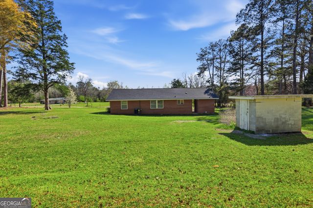 182 Lower Lovelace Road, West Point, GA 31833
