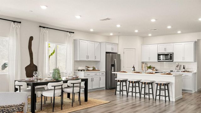 8008 Trapper Ranch Rd, Roseville, CA 95747