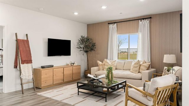 8008 Trapper Ranch Rd, Roseville, CA 95747