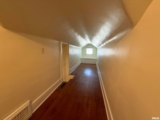 4236 N PROSPECT Road, Peoria, IL 61614