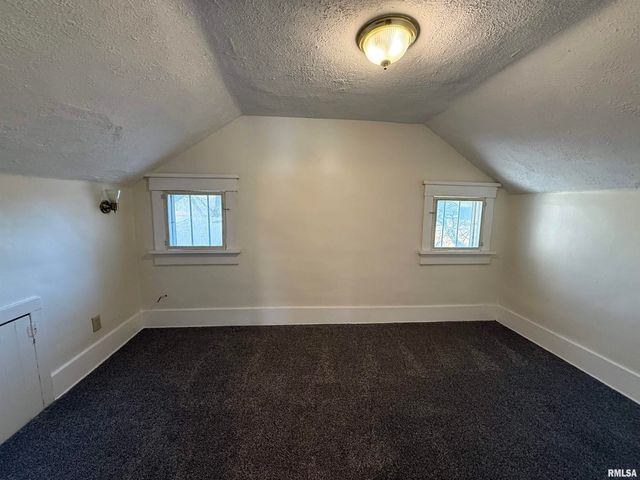 4236 N PROSPECT Road, Peoria, IL 61614