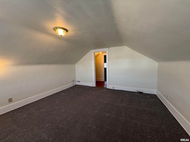 4236 N PROSPECT Road, Peoria, IL 61614