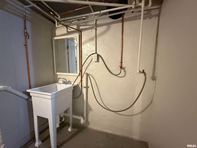 4236 N PROSPECT Road, Peoria, IL 61614