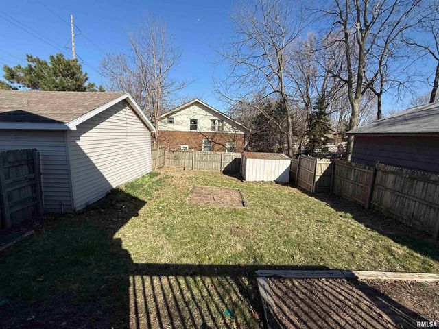 4236 N PROSPECT Road, Peoria, IL 61614