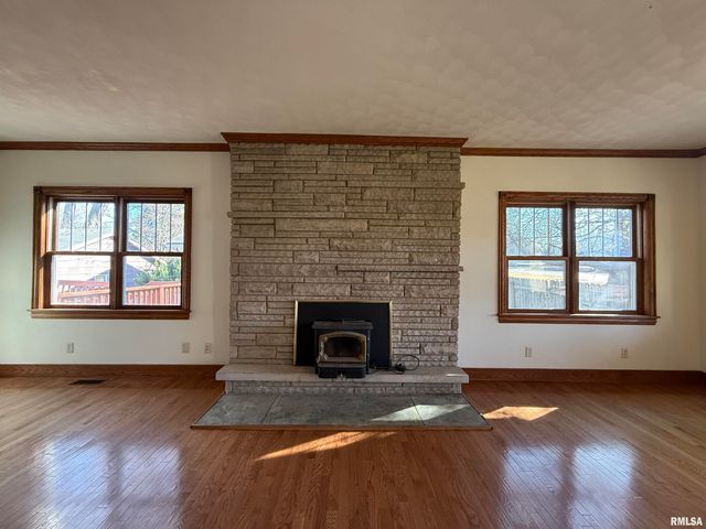 4236 N PROSPECT Road, Peoria, IL 61614