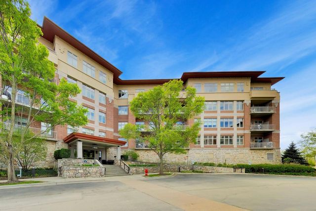 115 Prairie Park Drive 502, Wheeling, IL 60090