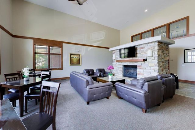 115 Prairie Park Drive 502, Wheeling, IL 60090