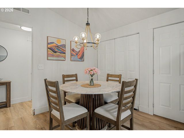 726 S LINDEN St, Cornelius, OR 97113