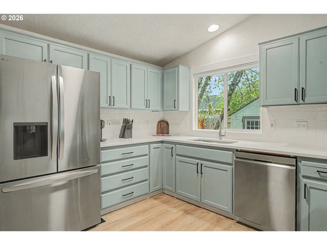 726 S LINDEN St, Cornelius, OR 97113