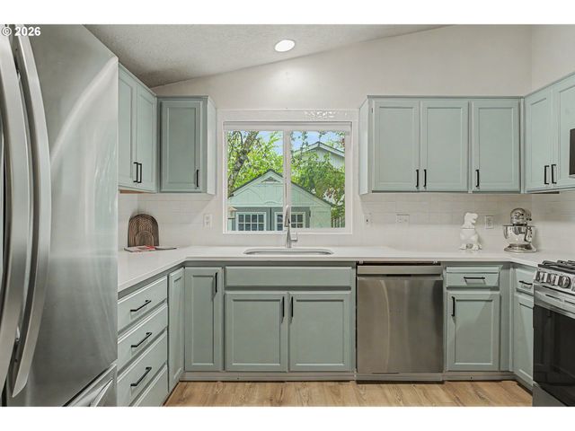 726 S LINDEN St, Cornelius, OR 97113