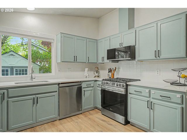 726 S LINDEN St, Cornelius, OR 97113