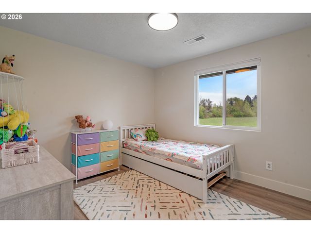 726 S LINDEN St, Cornelius, OR 97113