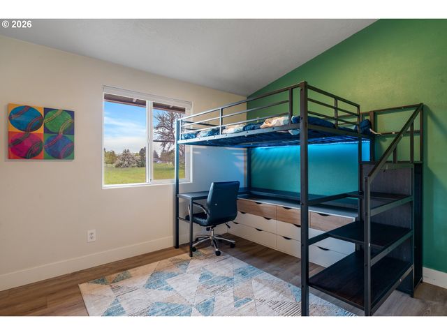 726 S LINDEN St, Cornelius, OR 97113