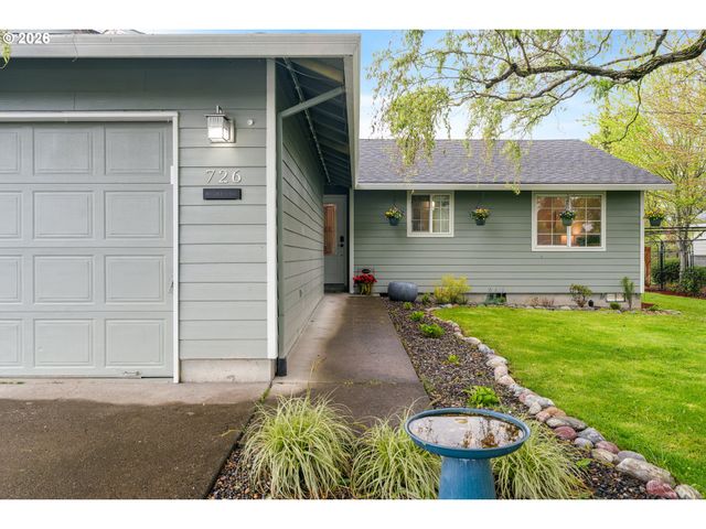 726 S LINDEN St, Cornelius, OR 97113