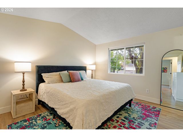 726 S LINDEN St, Cornelius, OR 97113