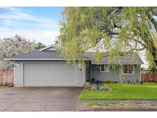726 S LINDEN St, Cornelius, OR 97113