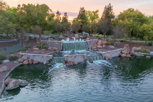 6368 Rose Garden Ln, Roseville, CA 95747
