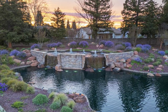 6368 Rose Garden Ln, Roseville, CA 95747