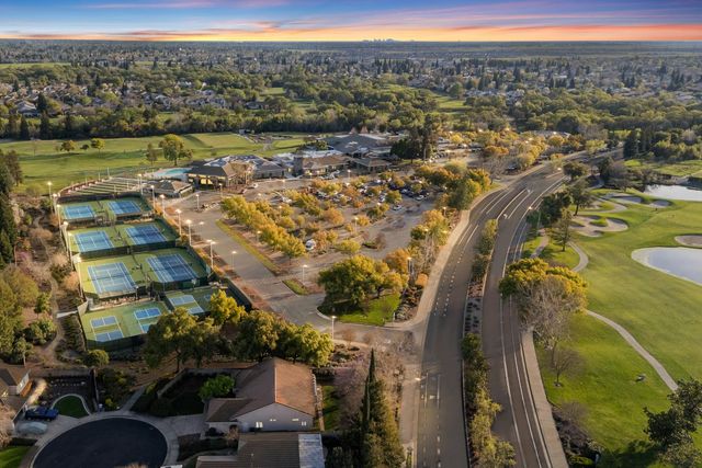 6368 Rose Garden Ln, Roseville, CA 95747