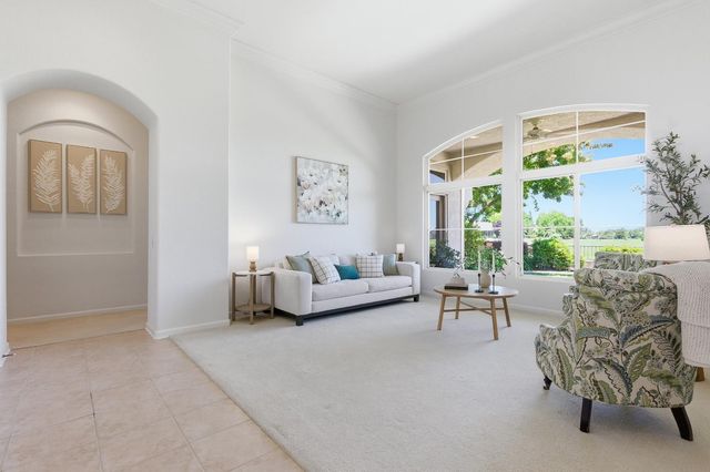 6368 Rose Garden Ln, Roseville, CA 95747