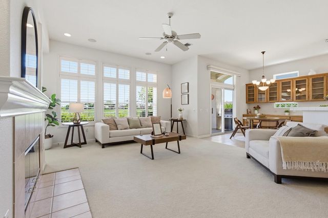 6368 Rose Garden Ln, Roseville, CA 95747