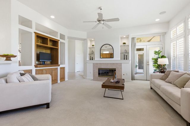 6368 Rose Garden Ln, Roseville, CA 95747