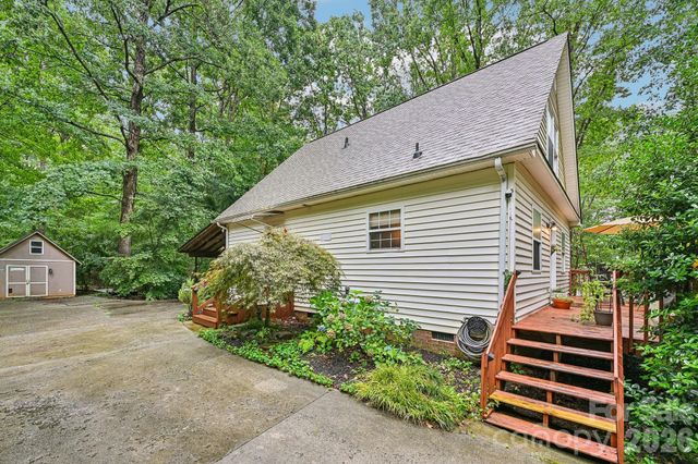 8658 Dog Leg Road, Sherrills Ford, NC 28673