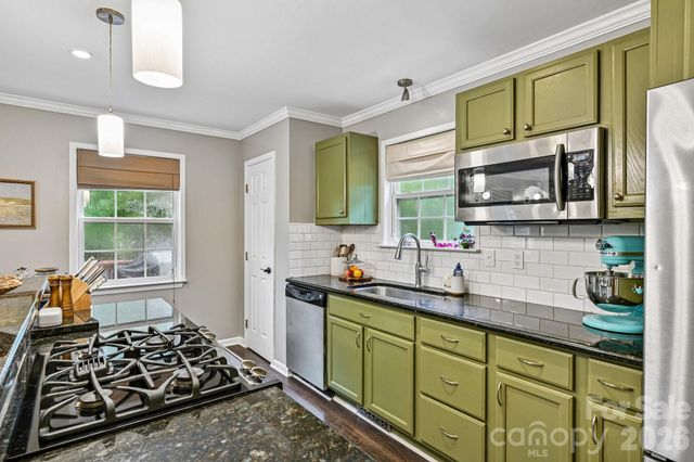 8658 Dog Leg Road, Sherrills Ford, NC 28673