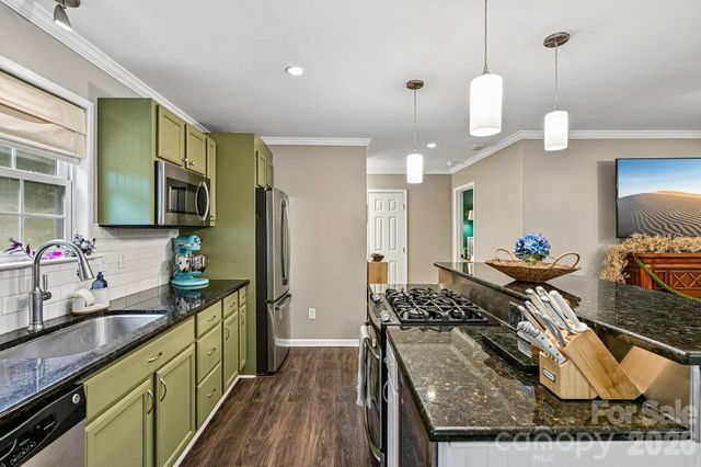 8658 Dog Leg Road, Sherrills Ford, NC 28673
