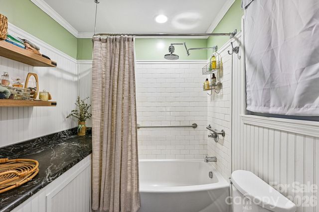 8658 Dog Leg Road, Sherrills Ford, NC 28673