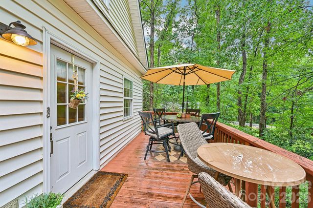 8658 Dog Leg Road, Sherrills Ford, NC 28673