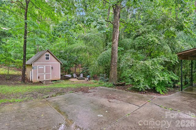 8658 Dog Leg Road, Sherrills Ford, NC 28673