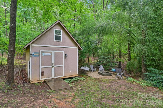 8658 Dog Leg Road, Sherrills Ford, NC 28673