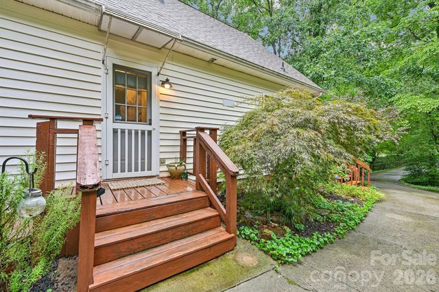 8658 Dog Leg Road, Sherrills Ford, NC 28673