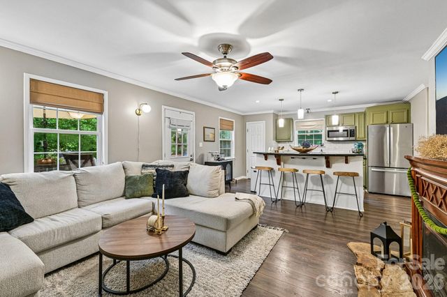 8658 Dog Leg Road, Sherrills Ford, NC 28673
