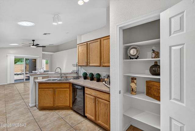 9685 E Belasco Loop, Tucson, AZ 85748