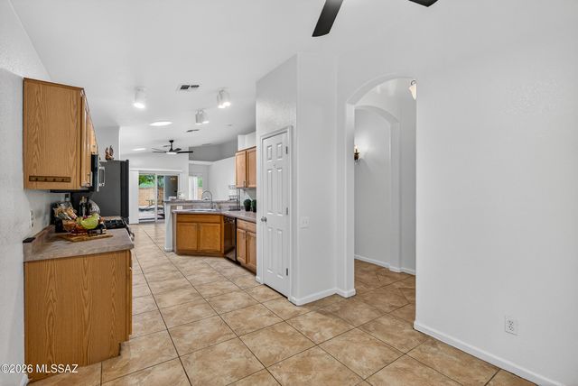 9685 E Belasco Loop, Tucson, AZ 85748